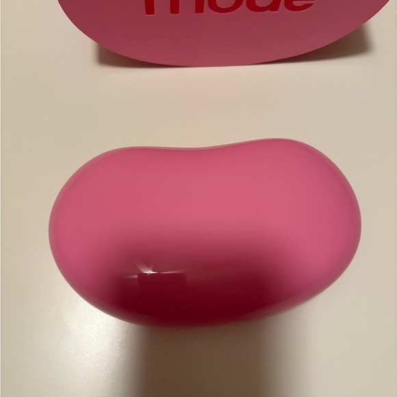 Rhode Jellybean Limited Edition Pouch - Picture 4 of 4